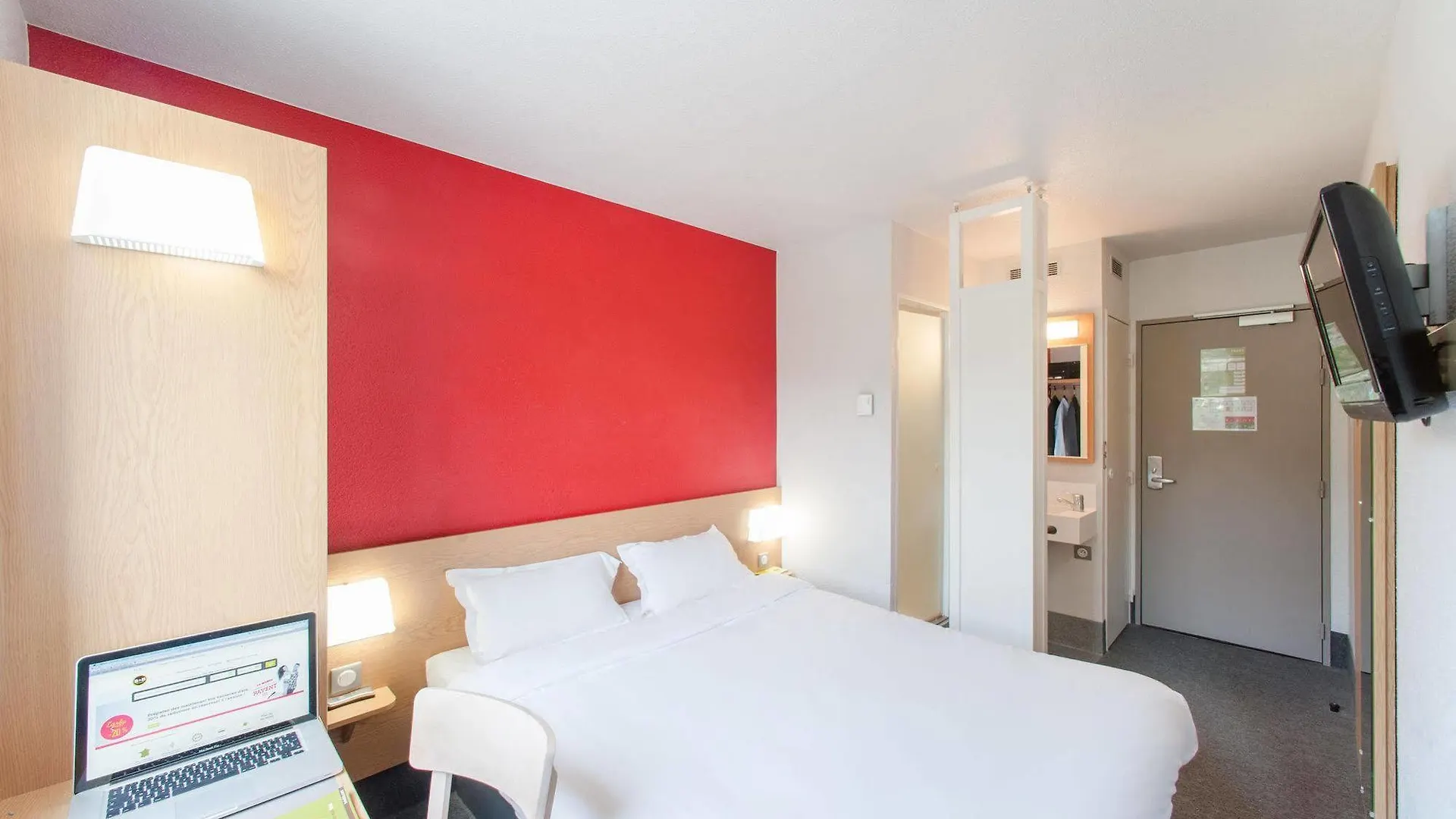 B&B Hotel Antibes Sophia Antipolis Biot 2*,  France